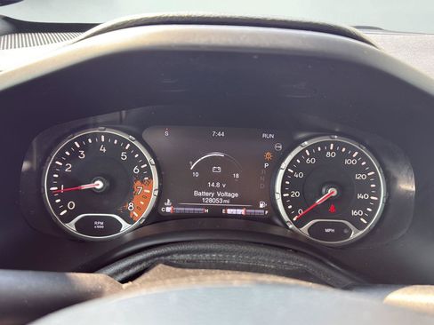 Used 2018 Jeep Renegade Limited w/ Advanced Technology Group AWD/4WD image 16