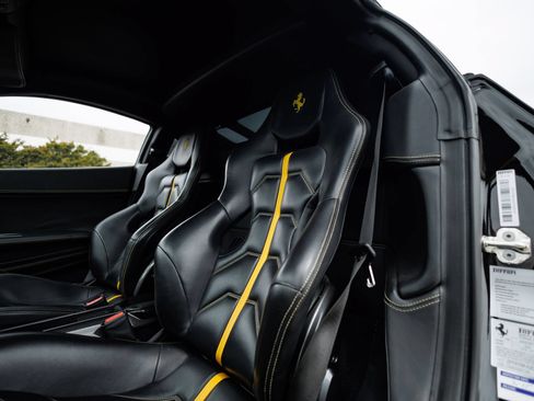 Used 2012 Ferrari 458 Italia Coupe RWD image 44