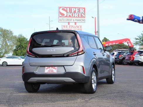 Used 2025 Kia Soul LX w/ LX Technology Package FWD image 4
