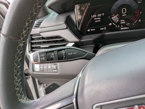 Used 2024 GMC Acadia AT4 AWD/4WD image 31