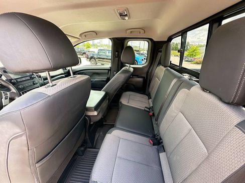 Used 2021 Nissan Titan S RWD image 4
