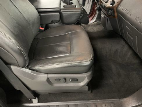 Used 2015 Ford F350 Lariat w/ Chrome Package image 13