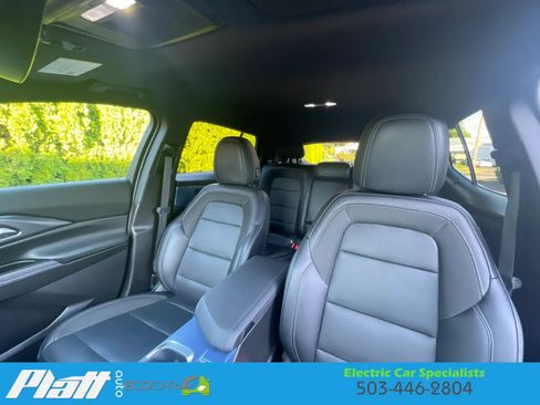 Used 2025 Chevrolet Equinox EV LT FWD image 34