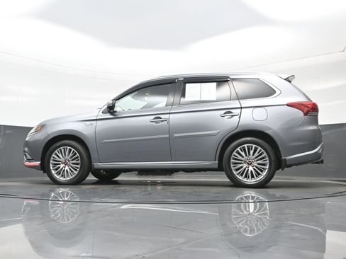 Used 2019 Mitsubishi Outlander GT image 29