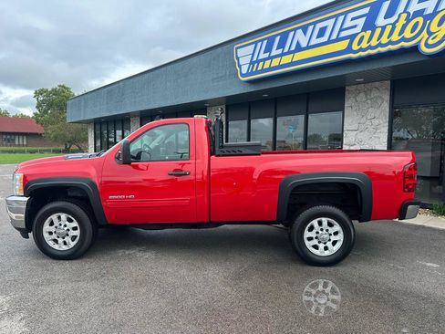 Used 2014 Chevrolet Silverado 2500 LT w/ Interior Plus Package AWD/4WD image 4