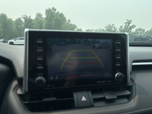Used 2021 Toyota RAV4 XLE w/ Convenience Package AWD/4WD image 23