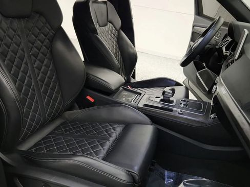 Used 2019 Audi SQ5 Prestige w/ Prestige Package image 25