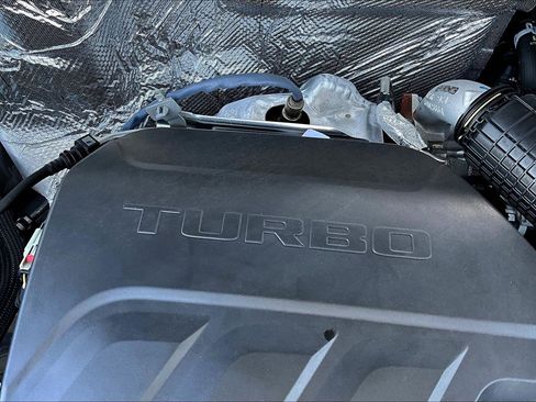 Used 2025 Chevrolet Trax LT w/ Driver Confidence Package FWD image 31