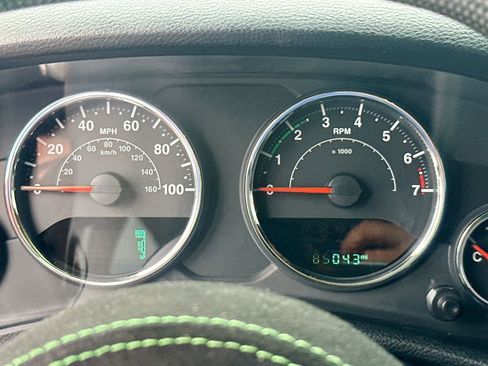 Used 2017 Jeep Wrangler Unlimited Sport AWD/4WD image 13