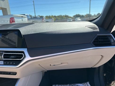 Used 2022 BMW 430i Convertible image 40