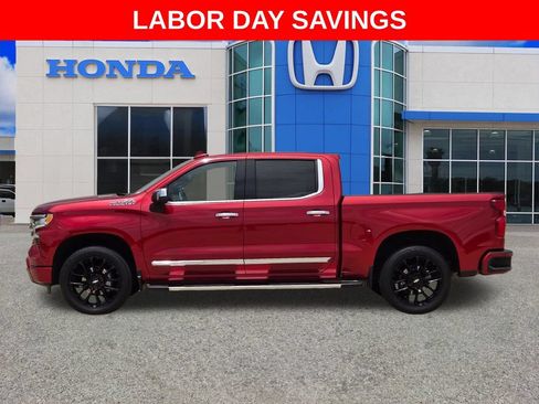 Used 2025 Chevrolet Silverado 1500 High Country w/ Technology Package AWD/4WD image 6