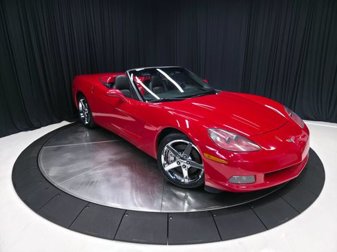 Used 2007 Chevrolet Corvette Convertible w/ Preferred Equipment Group RWD image 16