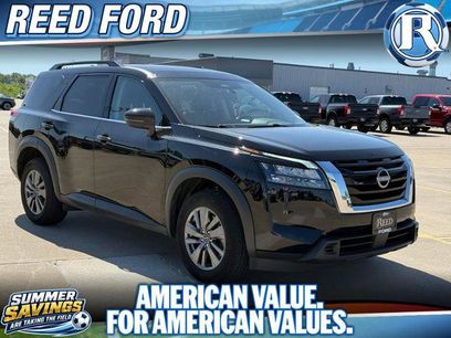 Used 2025 Nissan Pathfinder SV