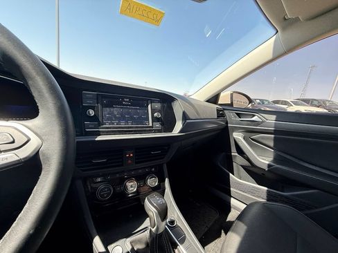 Used 2024 Volkswagen Jetta SE FWD image 13