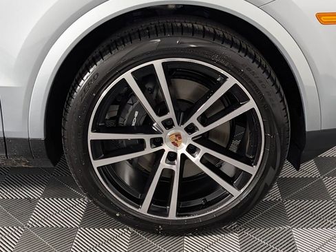 New 2026 Porsche Cayenne image 14
