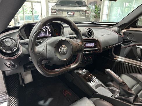Used 2017 Alfa Romeo 4C Coupe w/ Coupe Track Package 1 RWD image 3
