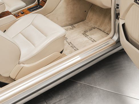 Used 1995 Mercedes-Benz E 320 Convertible image 32