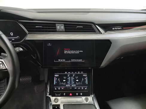 Used 2022 Audi e-tron Chronos w/ Chronos Package AWD/4WD image 11