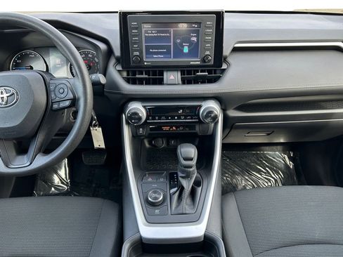 Used 2021 Toyota RAV4 LE AWD/4WD image 13