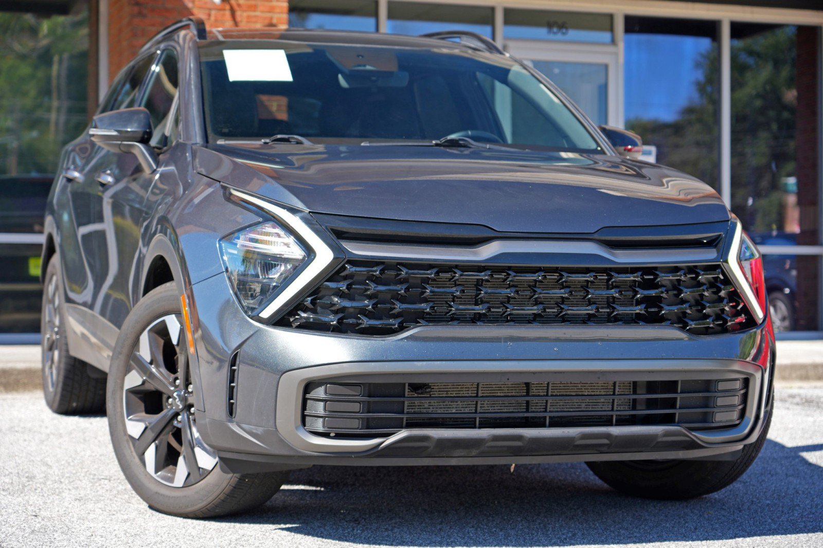 Used 2023 Kia Sportage X-Line w/ X-Line Premium Package AWD/4WD image 2