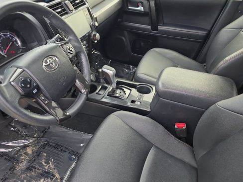 Used 2021 Toyota 4Runner TRD Off-Road Premium w/ Moonroof Package AWD/4WD image 7
