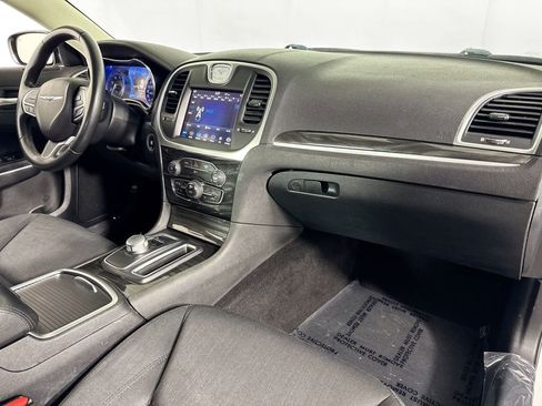Used 2019 Chrysler 300 Touring w/ Sport Appearance Package RWD image 29