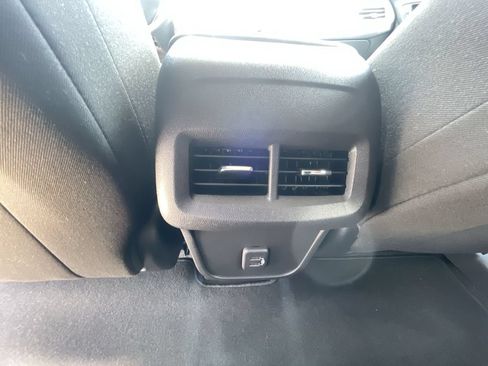 Certified 2024 Chevrolet Equinox LT FWD image 21
