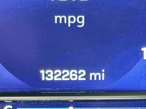 Used 2022 Chevrolet Silverado 1500 LTZ image 10