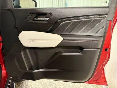 Used 2024 GMC Canyon AT4X image 23