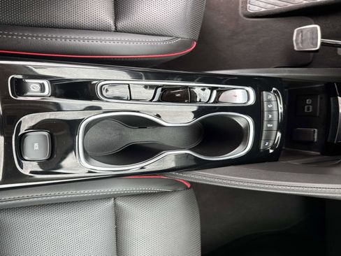 Certified 2023 Buick Envision Essence w/ Sport Touring Package image 31