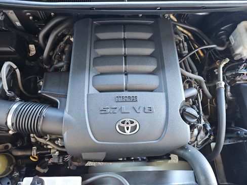 Used 2016 Toyota Tundra SR5 w/ TRD Off Road Package image 32