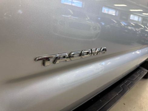 Used 2011 Toyota Tacoma 4x4 Access Cab V6 w/ SR5 Pkg #2 image 15