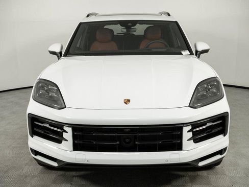 Certified 2026 Porsche Cayenne AWD/4WD image 37