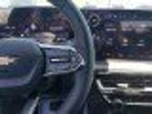 New 2025 Chevrolet Traverse LT image 32