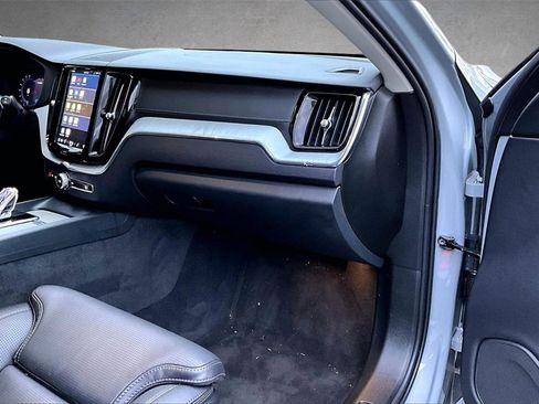 Used 2025 Volvo XC60 B5 Ultra w/ Protection Package Premier image 26