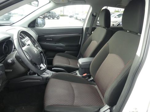 Used 2017 Mitsubishi Outlander Sport SE image 3