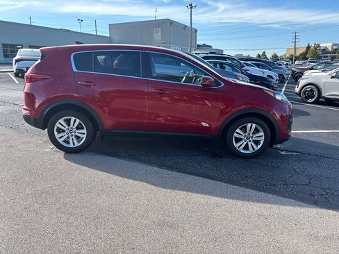 Used 2018 Kia Sportage LX FWD image 2