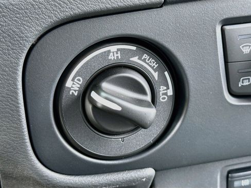 New 2026 Nissan Frontier SV AWD/4WD image 11