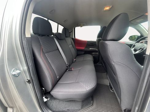 Used 2022 Toyota Tacoma SR5 AWD/4WD image 12