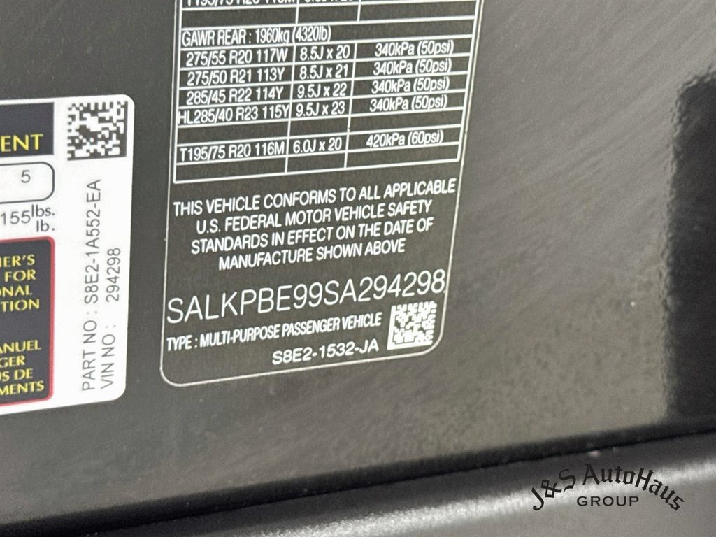 Used 2025 Land Rover Range Rover Long Wheelbase SE AWD/4WD image 42