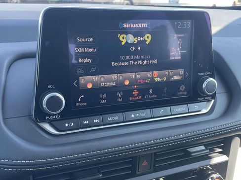 Used 2025 Nissan Rogue S image 25