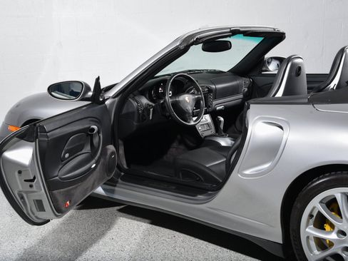 Used 2005 Porsche 911 Turbo AWD/4WD image 23