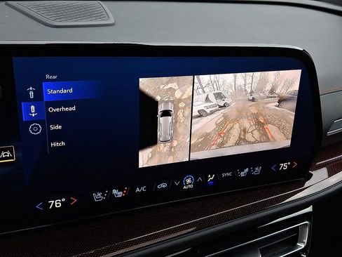 Used 2024 Chevrolet Traverse RS image 19