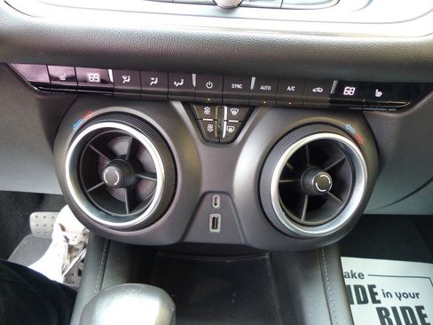 Used 2020 Chevrolet Blazer LT FWD image 33