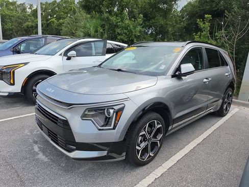 Certified 2023 Kia Niro EX Touring FWD image 2
