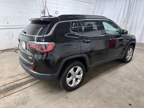 Used 2018 Jeep Compass Latitude w/ Popular Equipment Group AWD/4WD image 4