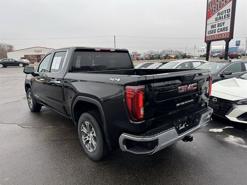 Used 2024 GMC Sierra 1500 SLT image 1