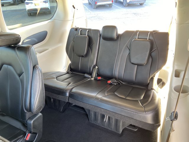Used 2023 Chrysler Pacifica Touring-L FWD image 51