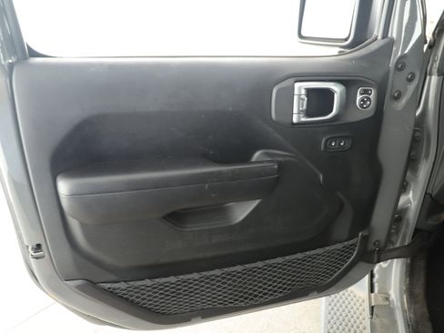 Certified 2019 Jeep Wrangler Sport image 4