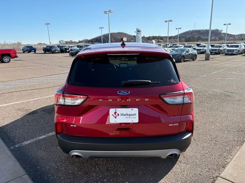 Used 2021 Ford Escape SE w/ Convenience Package image 3